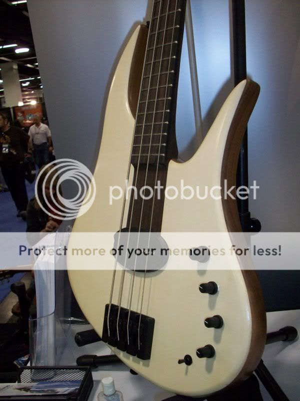 NAMM 2009 - Novidades e fotos....(TOPICO ULTRA MEGA PESADISSIMO) - Página 2 NAMM2009053