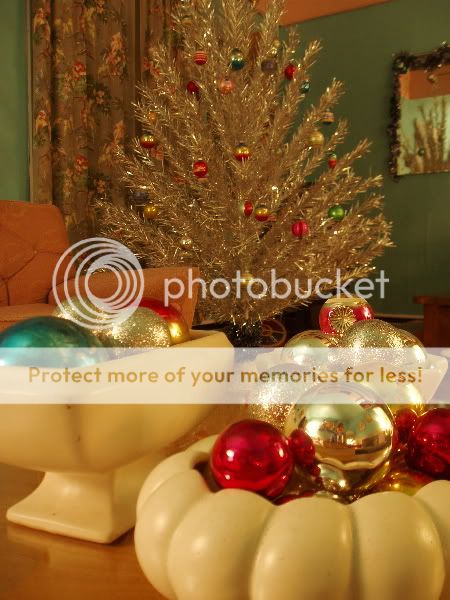 Christmas Decorations! Kitschmas1-1