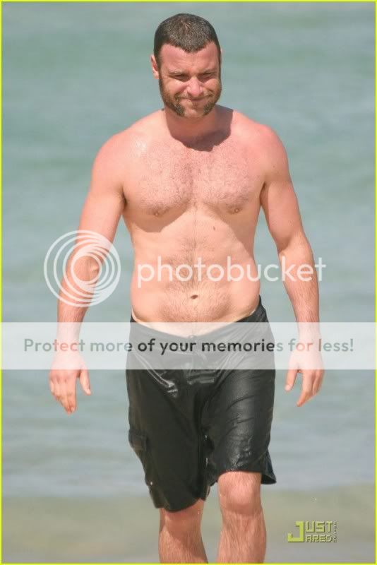 รูปข้าเอง Christopher Roberts  Liev-schreiber-shirtless