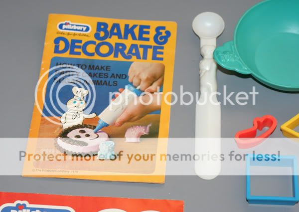 Vintage PILLSBURY Crazy Cookies/Bake Decorate Kitchen Fun for Children 