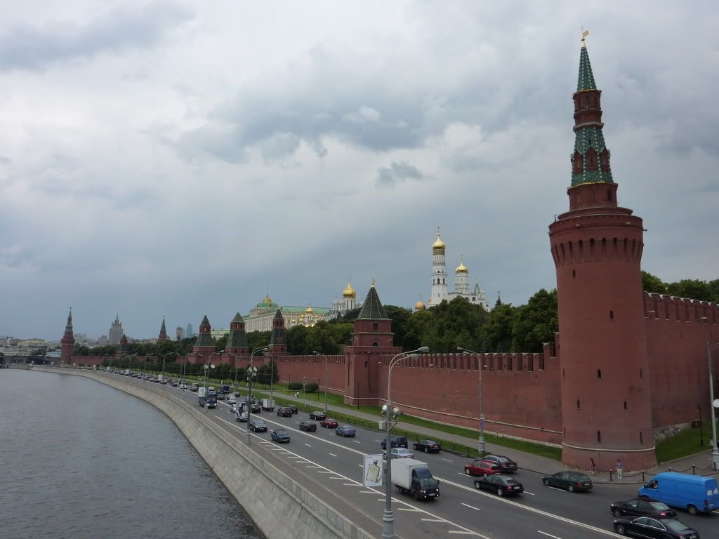 Вторая москва. Кремль в разную погоду. Путешествия иностранцев по России видео.