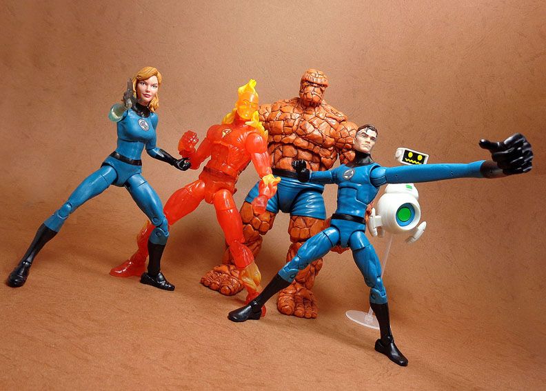 Marvel Legends Fantastic Four 20172018 group shot Brave