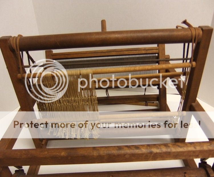 Vintage Peacock Table Top 12 Inch Weaving Loom w/Manual Learn 