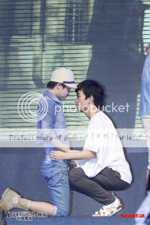 "Perfect Baby" tổ chức thi hôn nhau giữa họp báo LT-11279p9-perfectbaby