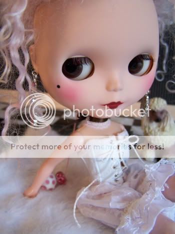 Blythe custom en ce moment sur ebay!! - Page 7 Rococco002