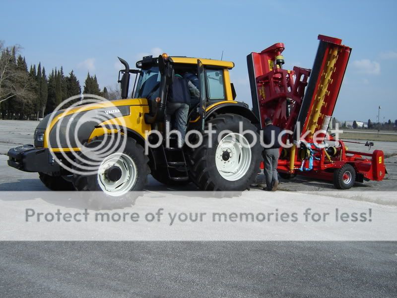 Valtra DSC02896