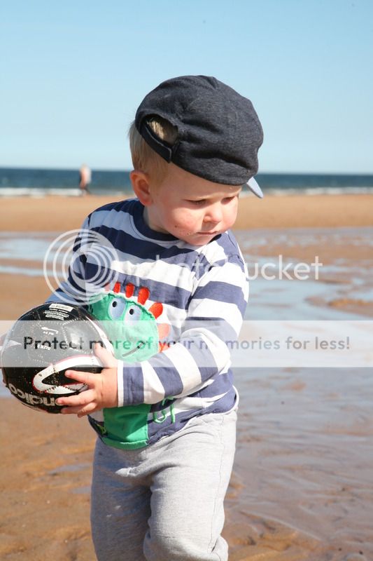 Sam on the Beach IMG_6709_zpsl44rynoi