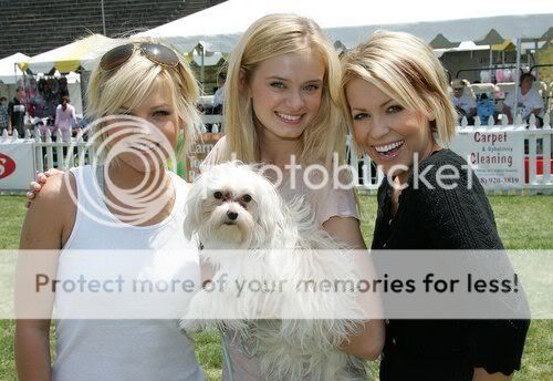 Dog Show- Belle, Some Dog Fans and Mimi