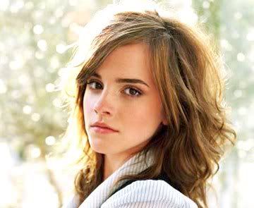 MIROIR, DIS-MOI... - Page 2 Emma-watson-2