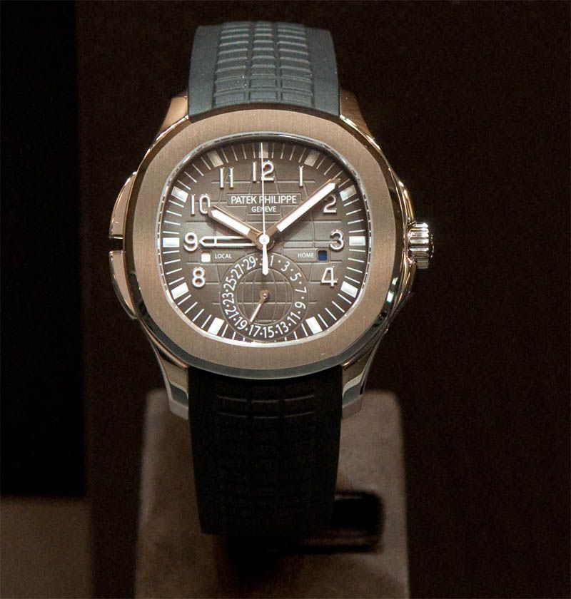 Patek Philippe Aquanaut Travel Time 5164 Live Photos