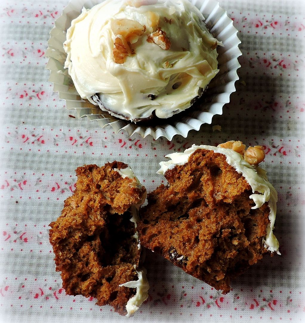 May Cakes with a Vanilla Buttercream