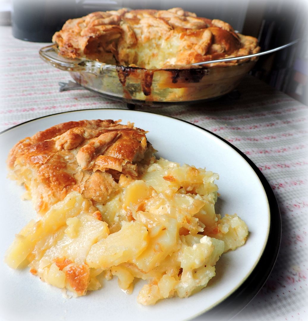 The English Kitchen: Cheese, Potato and Onion Pie