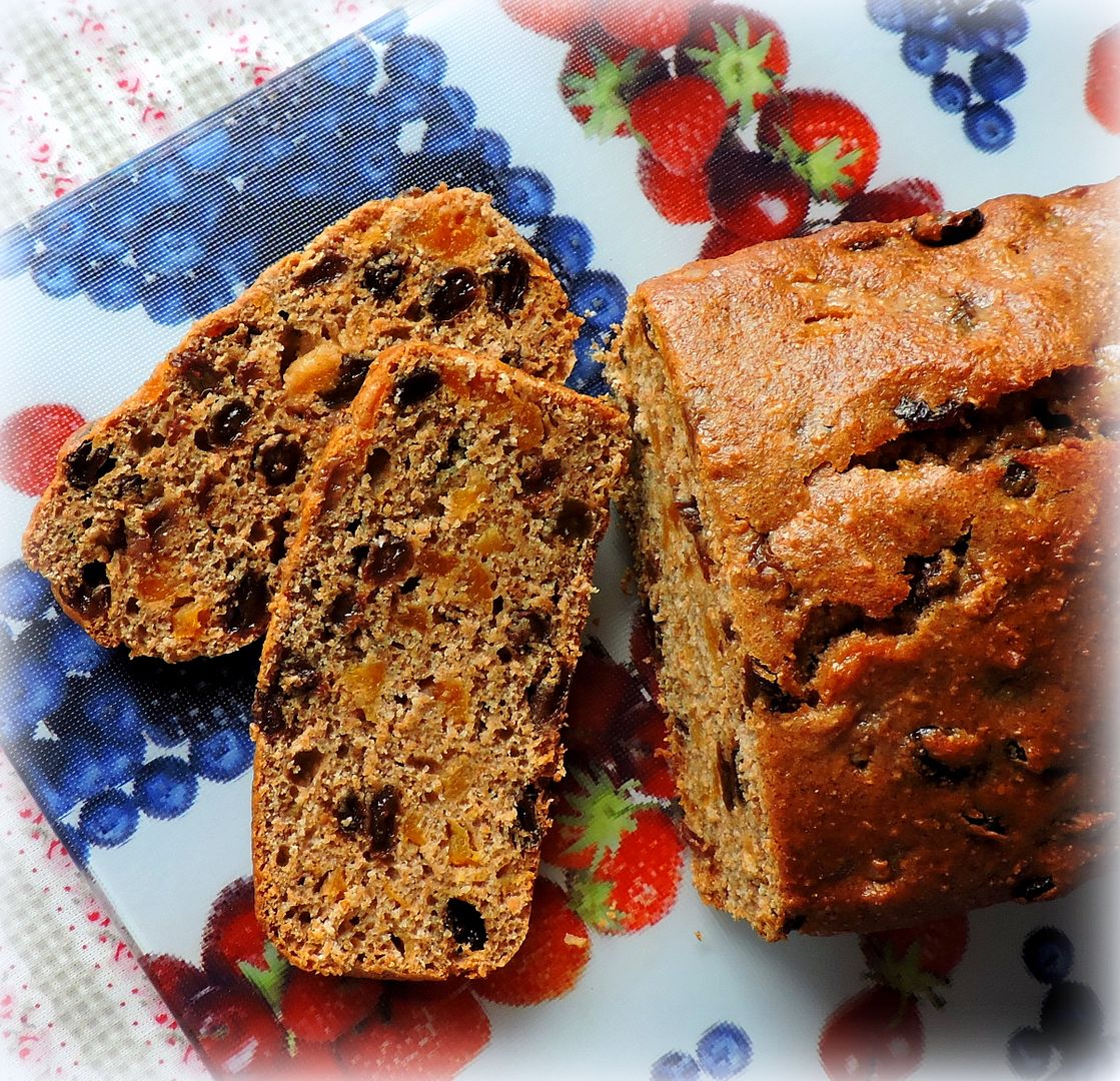 Apricot and Raisin Bran Loaf