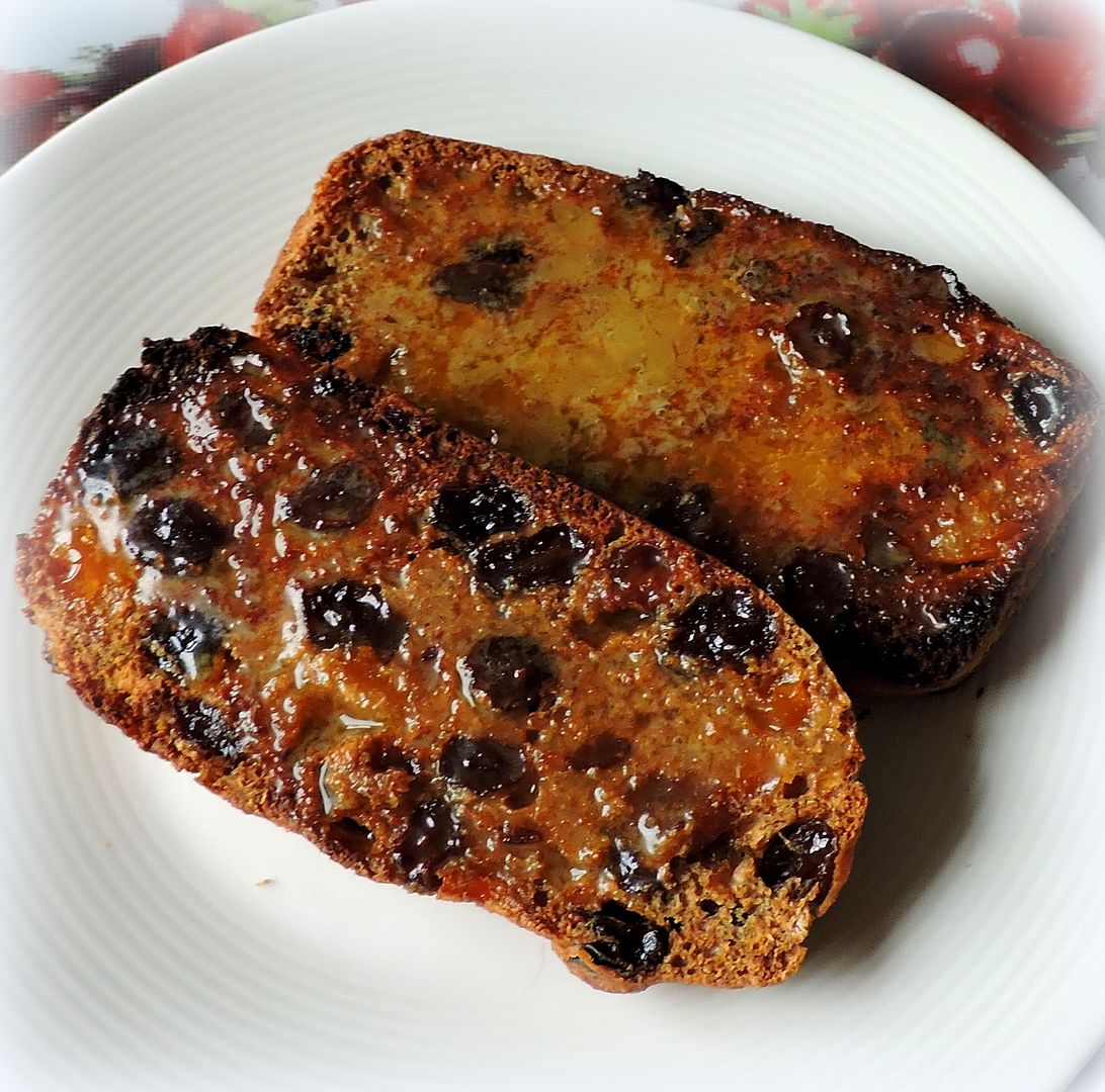 Apricot and Raisin Bran Loaf