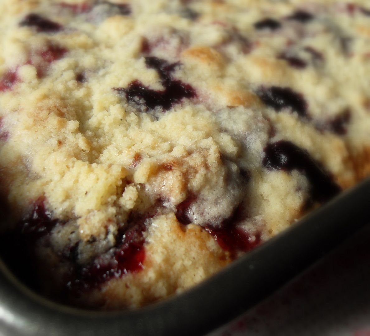 Bumbleberry Pie Tray Bake