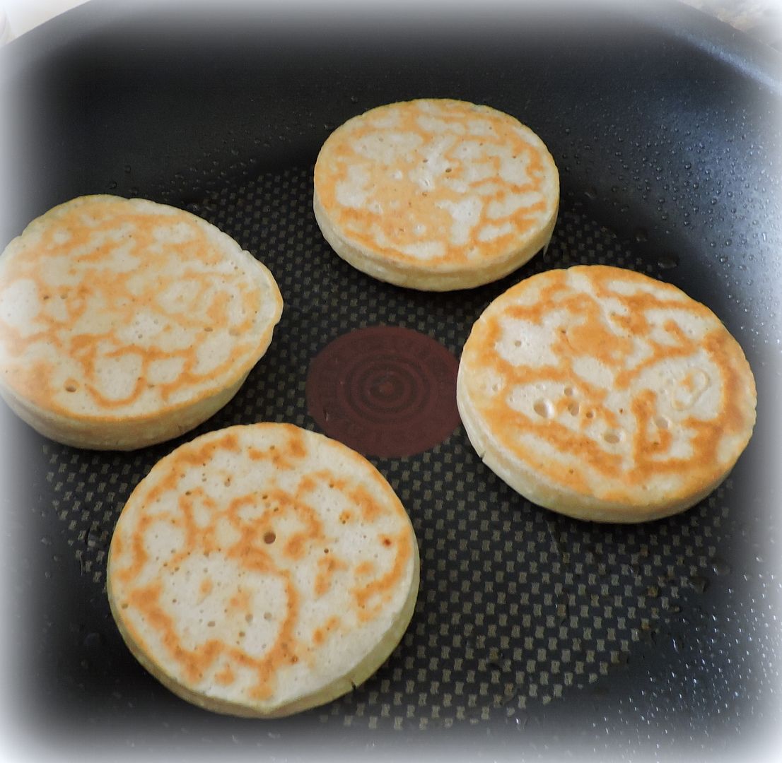 Homemade Crumpets