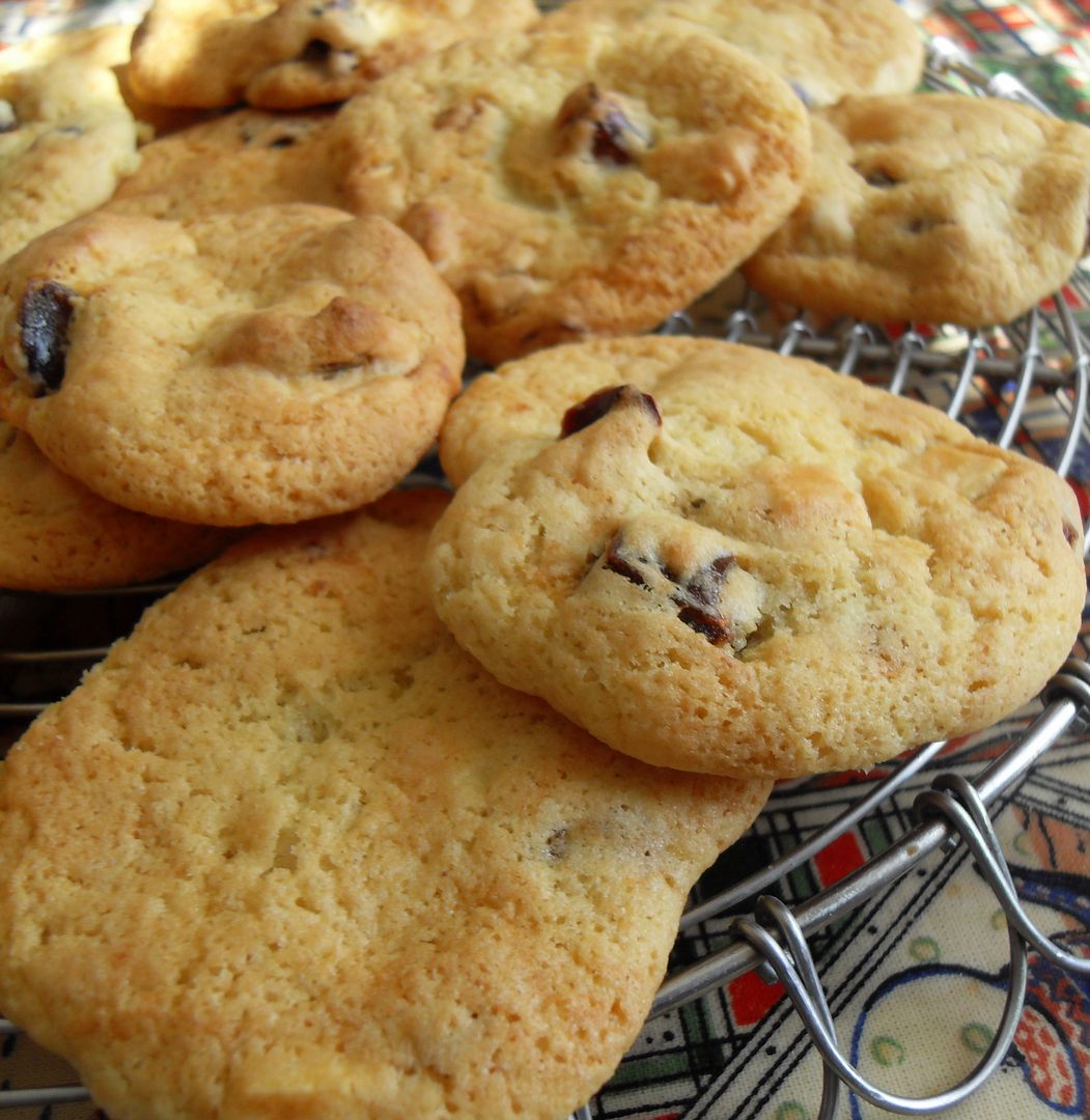 White Chocolate and Date Biscuits (aka cookies) | Cooking and Recipes