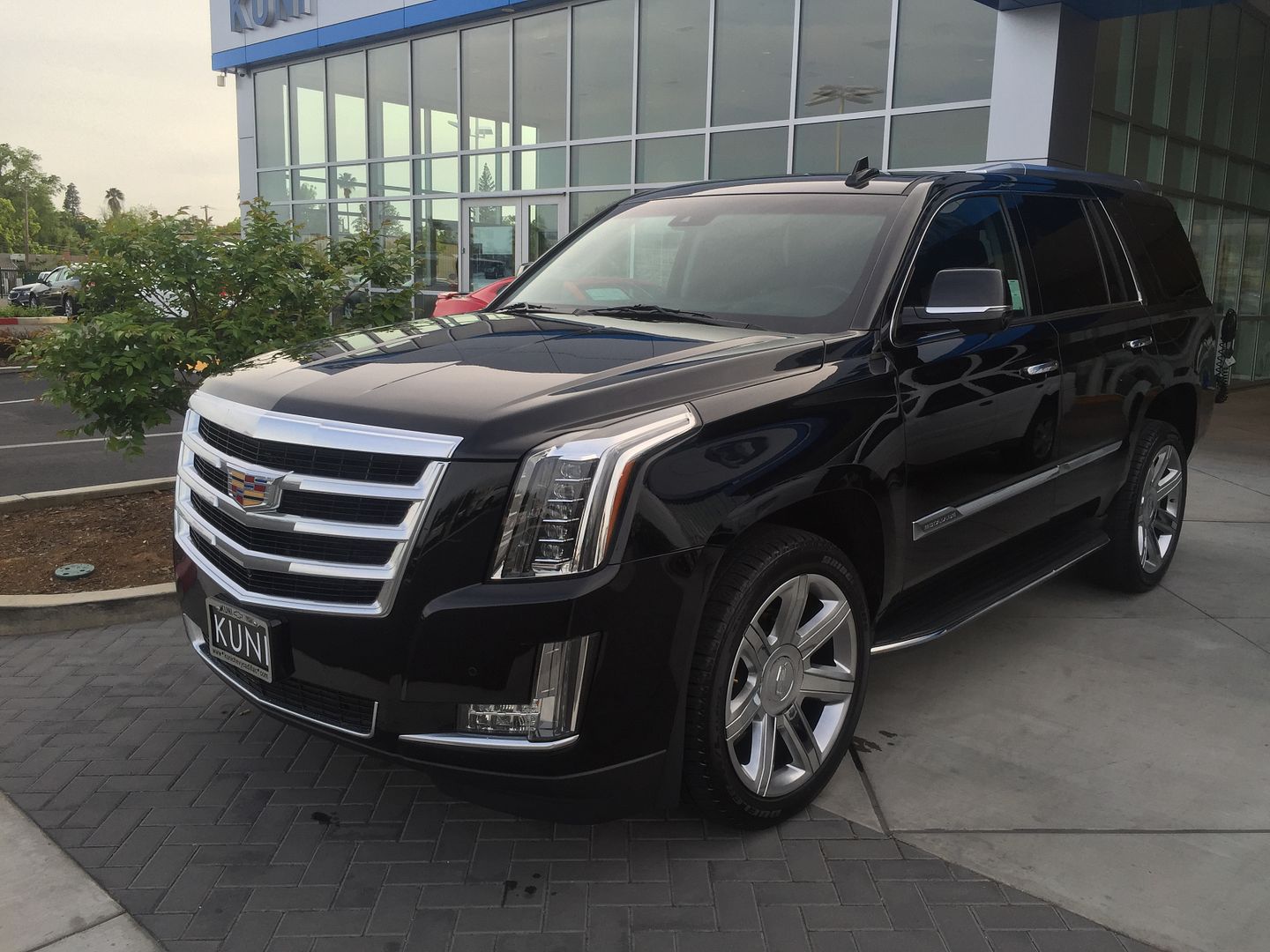 SMD 2015 Cadillac Escalade - Black on Black - 28's WHITE WILWOOD BRAKES ...