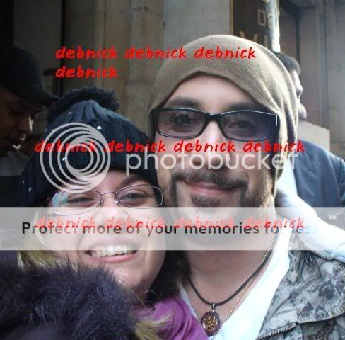 http://img.photobucket.com/albums/v519/vivibsbcarter/unbreakable%20tour/bsb%20na%20itali/Roma%2024-25%20nov%20Instore%20and%20Outside%20Hotel/81yi9gk.jpg?t=1196358786