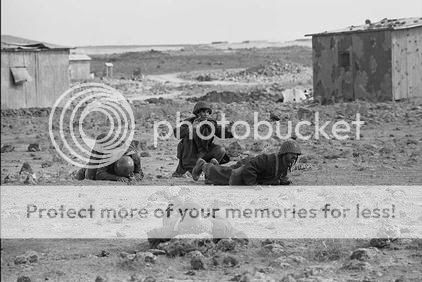 صور نادره ملتقطه اثناء حرب اكتوبر   التصوير اسرائيلي و امريكي SYRIANSOLDIERSHOLDINGTHEIRHANDSUPAS