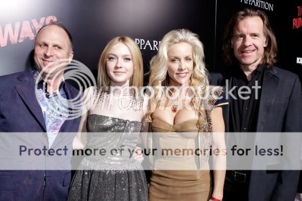 The Runaways - LA - Premiere Photo's - Kristen & Dakota DakotaCherie3