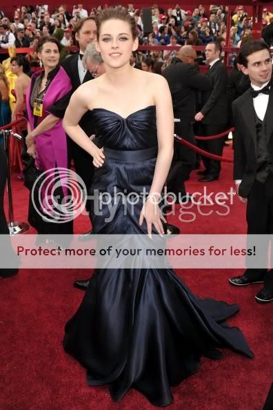 The 82nd Annual Academy Awards [Oscars] Anna, Kristen & Taylor Kristen5-5