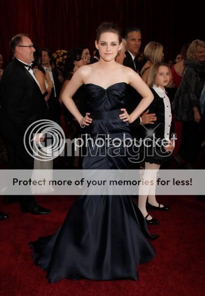 The 82nd Annual Academy Awards [Oscars] Anna, Kristen & Taylor Kristen7-4
