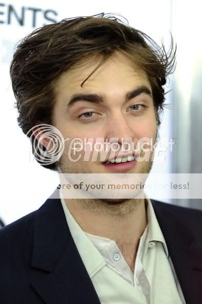 "Remember Me" Premiere - Rob and Kristen - Photo's Rob-1