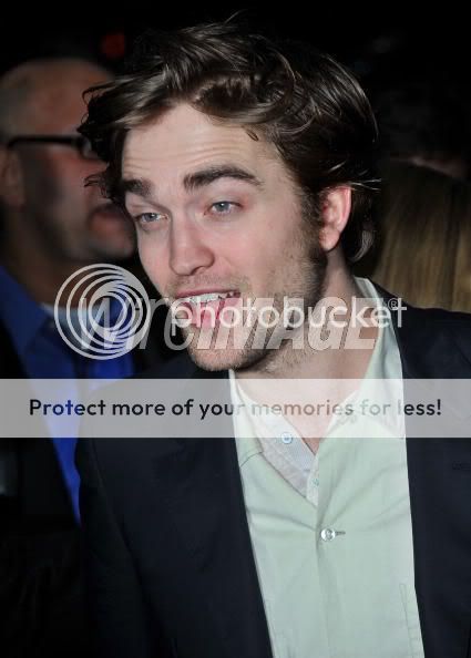 "Remember Me" Premiere - Rob and Kristen - Photo's Rob2-1