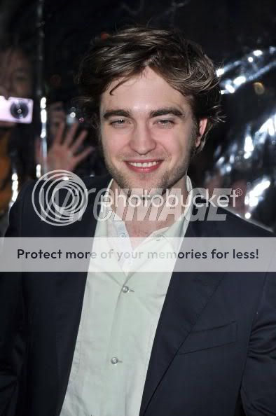 "Remember Me" Premiere - Rob and Kristen - Photo's Rob4-1