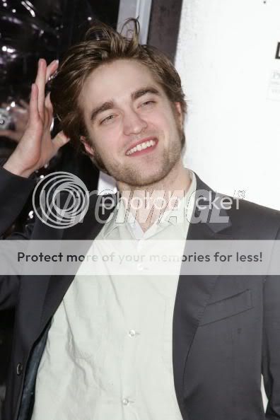 "Remember Me" Premiere - Rob and Kristen - Photo's Rob7-1