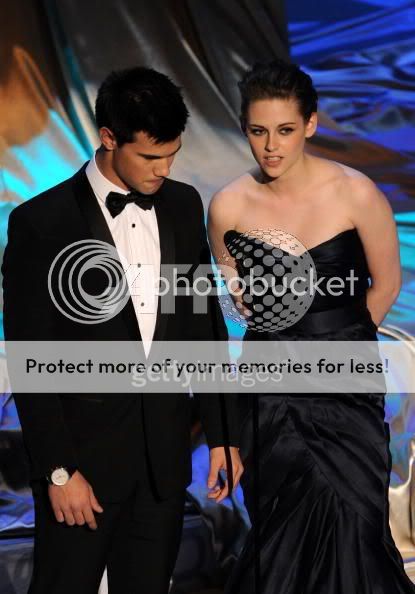 The 82nd Annual Academy Awards [Oscars] Anna, Kristen & Taylor TaylorKristen3