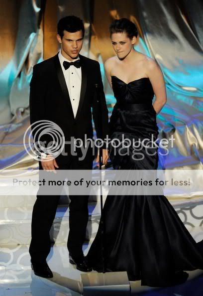 The 82nd Annual Academy Awards [Oscars] Anna, Kristen & Taylor TaylorKristen34