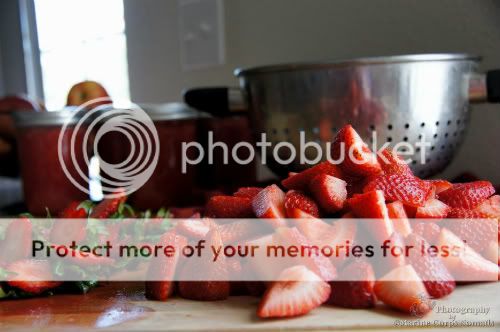 pile of sliced strawberries