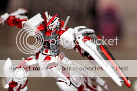Salam Kenal (Astray Red Frame HG ) Gundam-2_Fotbuk
