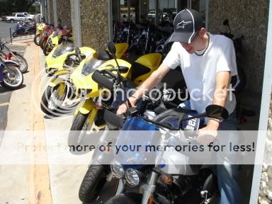 Photos originales Buell sur photobucket DSC05184