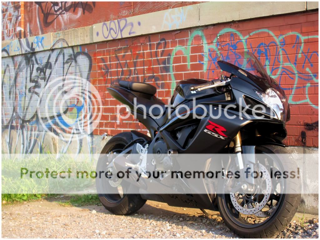 Bike Pics - Suzuki GSX-R 600 Matte Black - Wrong side of the tracks ...