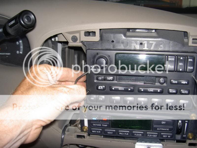 2001 Ford expedition radio removal #7
