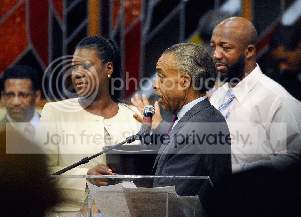 AlSharptonSybrinaFultonCivilRightsG.jpg