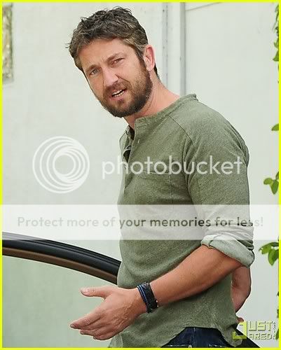 Gerard Butler - Pgina 15 Gerard-butler-hybrid-03