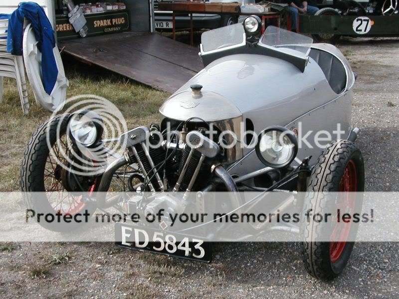 coupes moto l�gende 2010 - Coupes Moto Légende  - Page 2 Gj04_cyclecar01