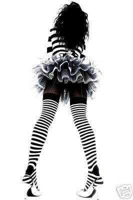 https://img.photobucket.com/albums/v640/aramat35/Icons/StripedChick.jpg
