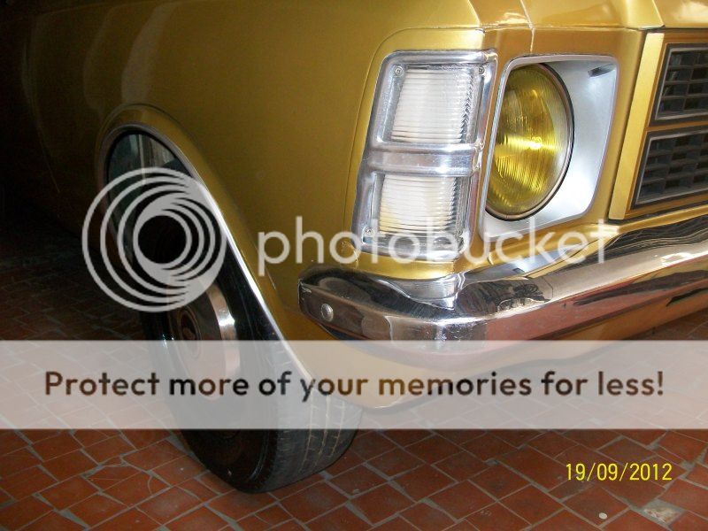 Caravan Deluxo 1978 4 cil Amarelo Ouro 100_5485_zps65eef49b