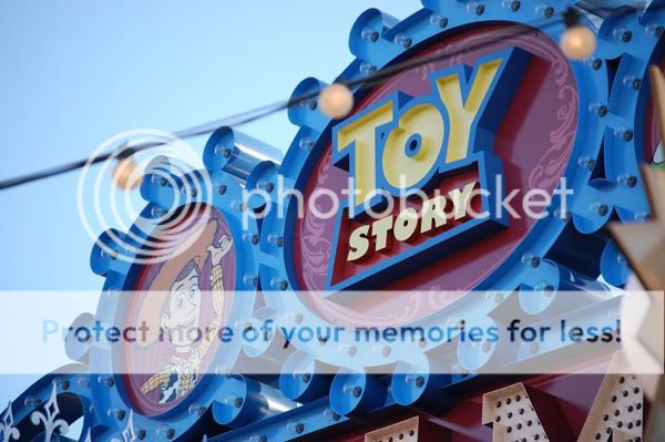 [Disney California Adventure et Disney's Hollywood Studios] Toy Story Midway Mania! (2008) - Page 3 DSC_0457