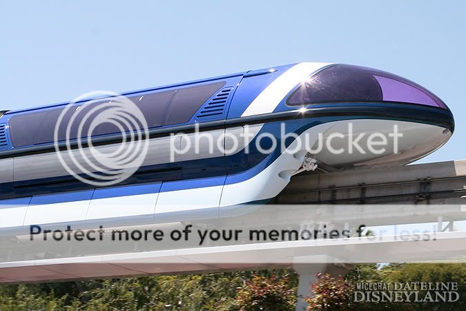 [Disneyland Park] Nouveaux Monorails - Page 2 IMG_7356