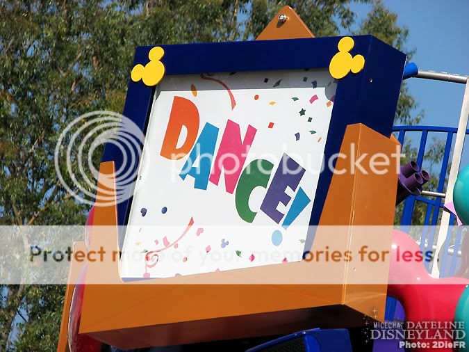 [Disneyland Park] Celebrate! A Street Party IMG_3478