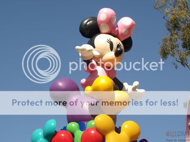 [Disneyland Park] Celebrate! A Street Party P1010013