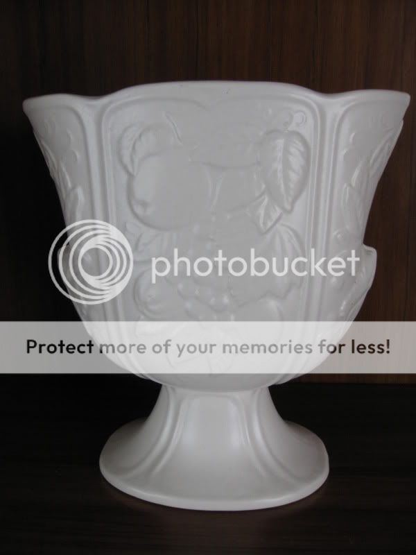 White Vase Number 670 004-3