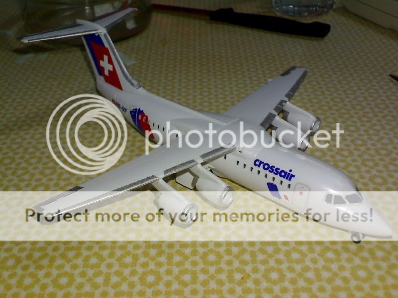1/144 Avro RJ-85 Crossair DSC00002bitti2