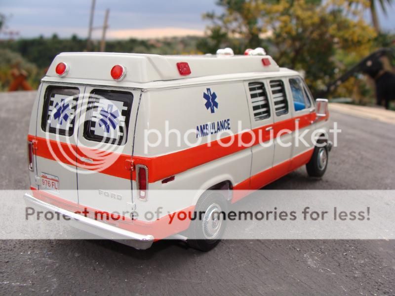 Ford Econoline 75 Ambulance WIP terminée p7 !!! - Page 4 DSC07924_zps56b6977b